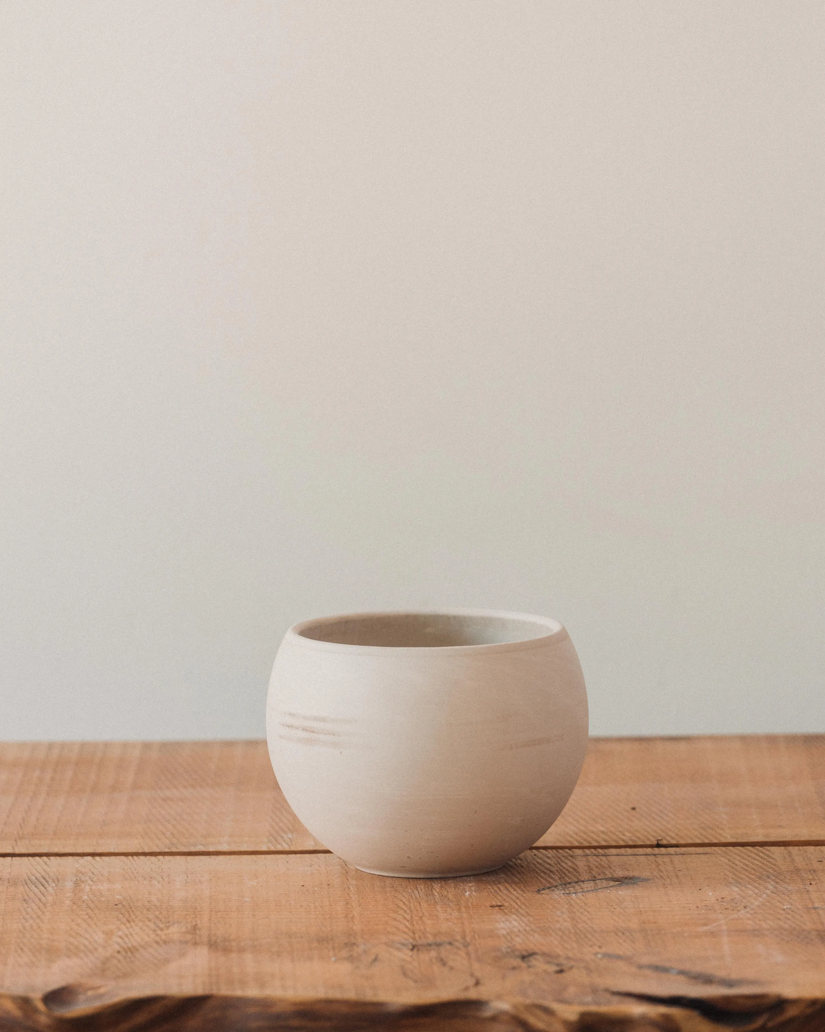 Astrid Pots, Tan