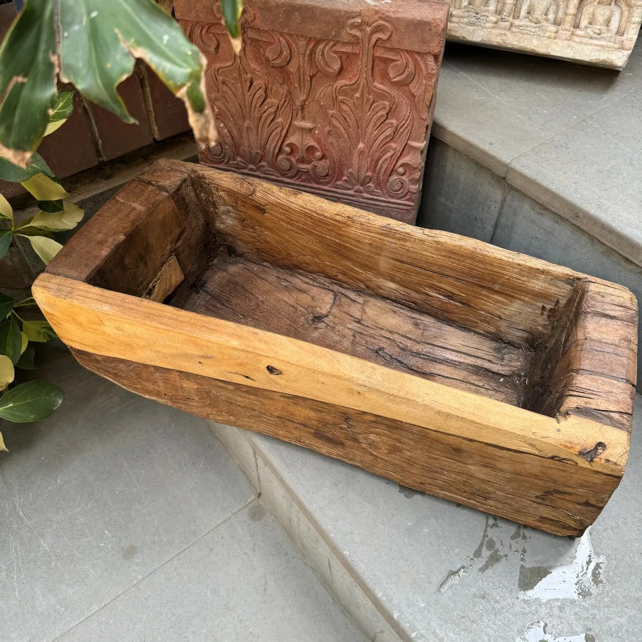 Burhan 3 : Raw wood planter