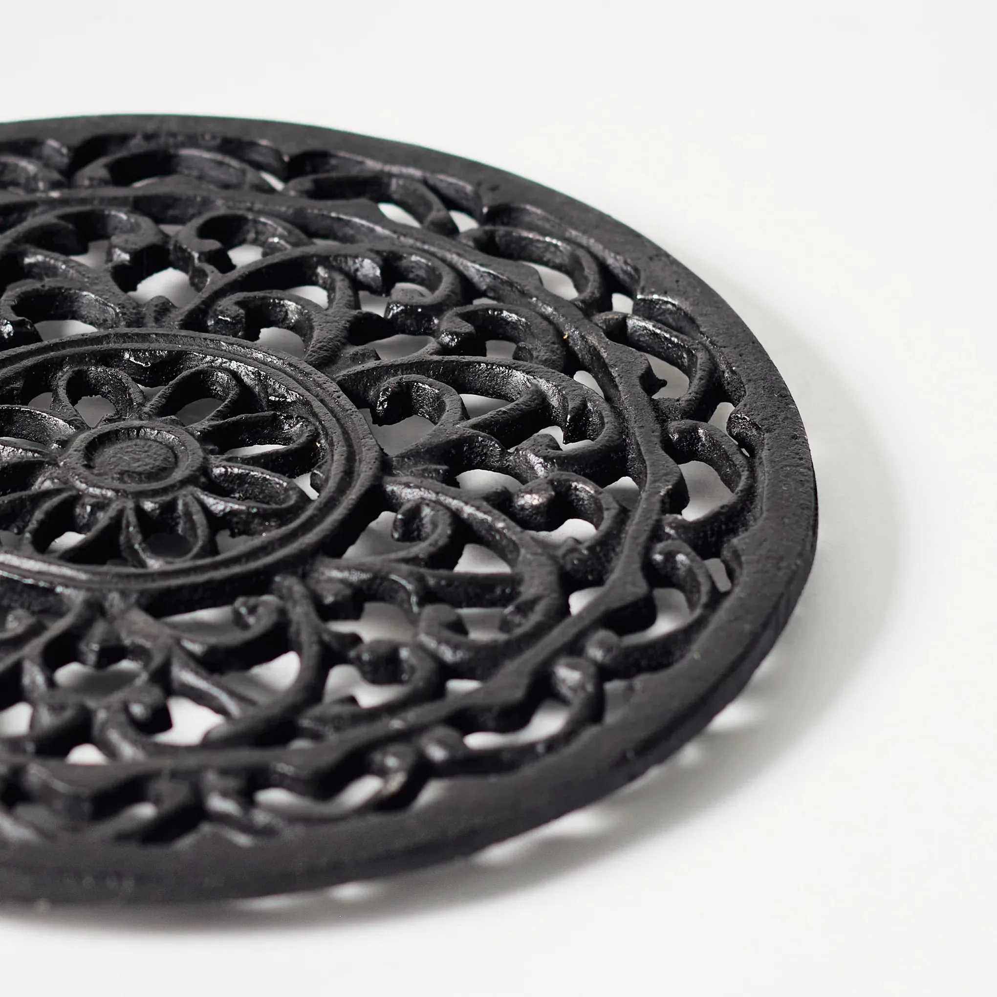 Cast Iron Decorative Trivets – Elegant and Functional Kitchen Decor