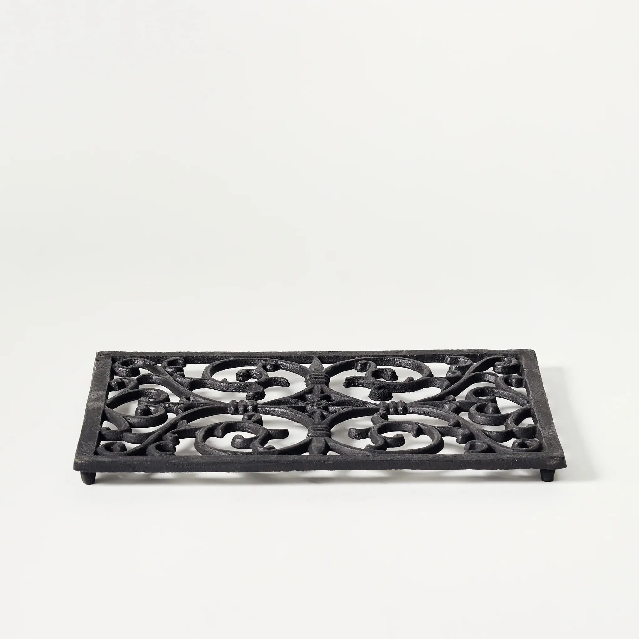 Cast Iron Decorative Trivets – Elegant and Functional Kitchen Decor