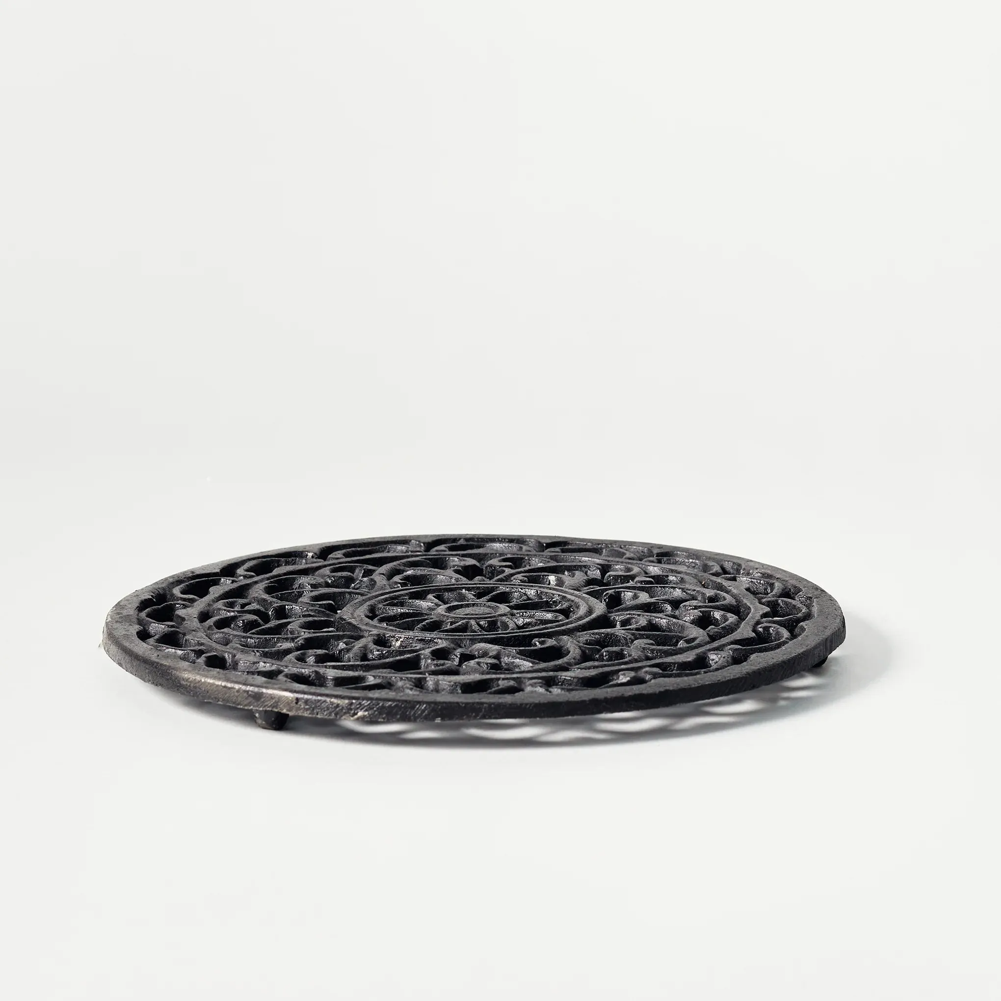 Cast Iron Decorative Trivets – Elegant and Functional Kitchen Decor
