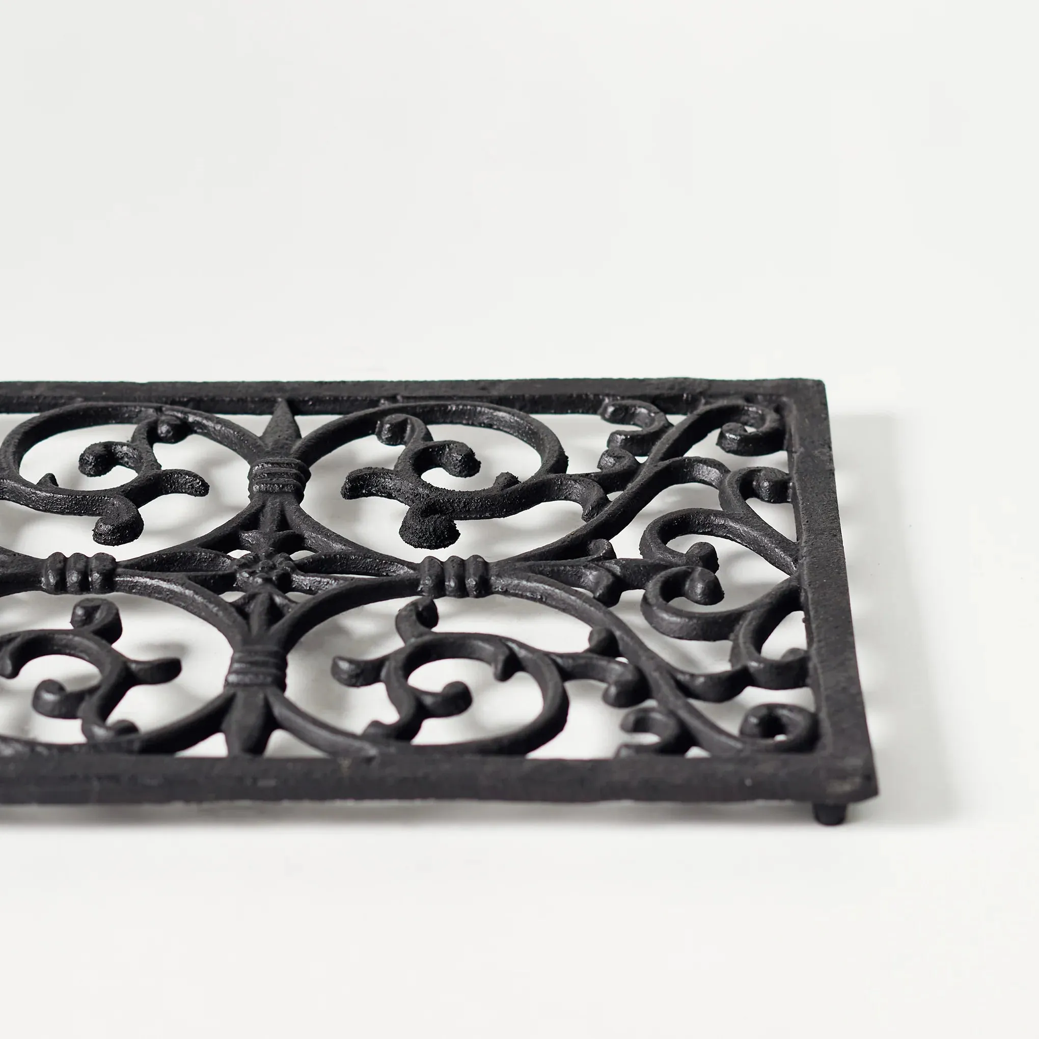Cast Iron Decorative Trivets – Elegant and Functional Kitchen Decor