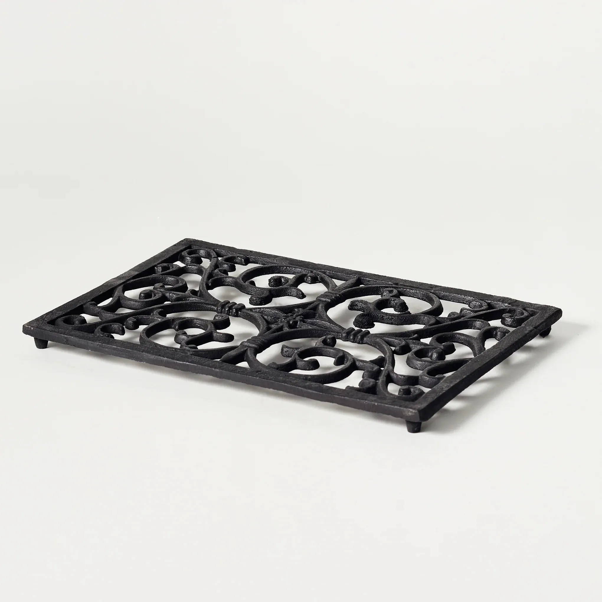 Cast Iron Decorative Trivets – Elegant and Functional Kitchen Decor