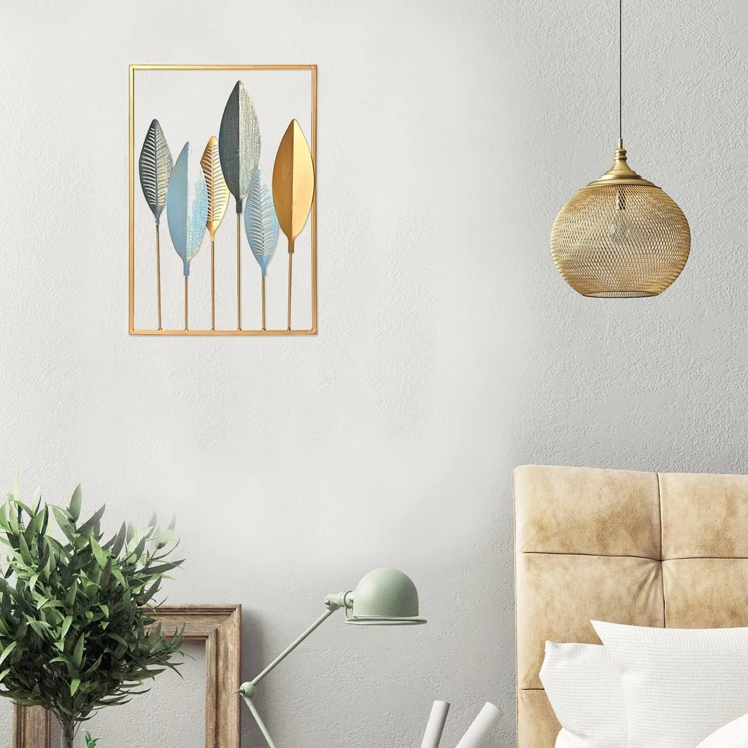 LIOTIZ Wall Decor Modern Wall Sculpture for Living Room, Golden Leaf Room Decor Metal Wall Hanging Art Deco,Ginkgo Leaf Hanging Wall Art Sculpture for Home Decor Ornaments (Banana Leaf)